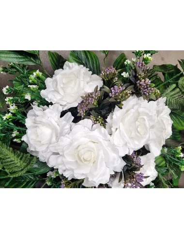 Dirbtinių gėlių kompozicija, Baltos rožės