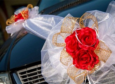 Vestuvines dekoracijas automobiliams